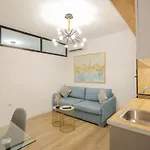 Miku Apartment-Adorable Apartment At Bllok Area