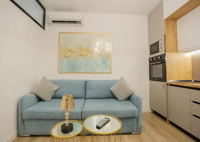 Miku Apartment-Adorable Apartment At Bllok Area