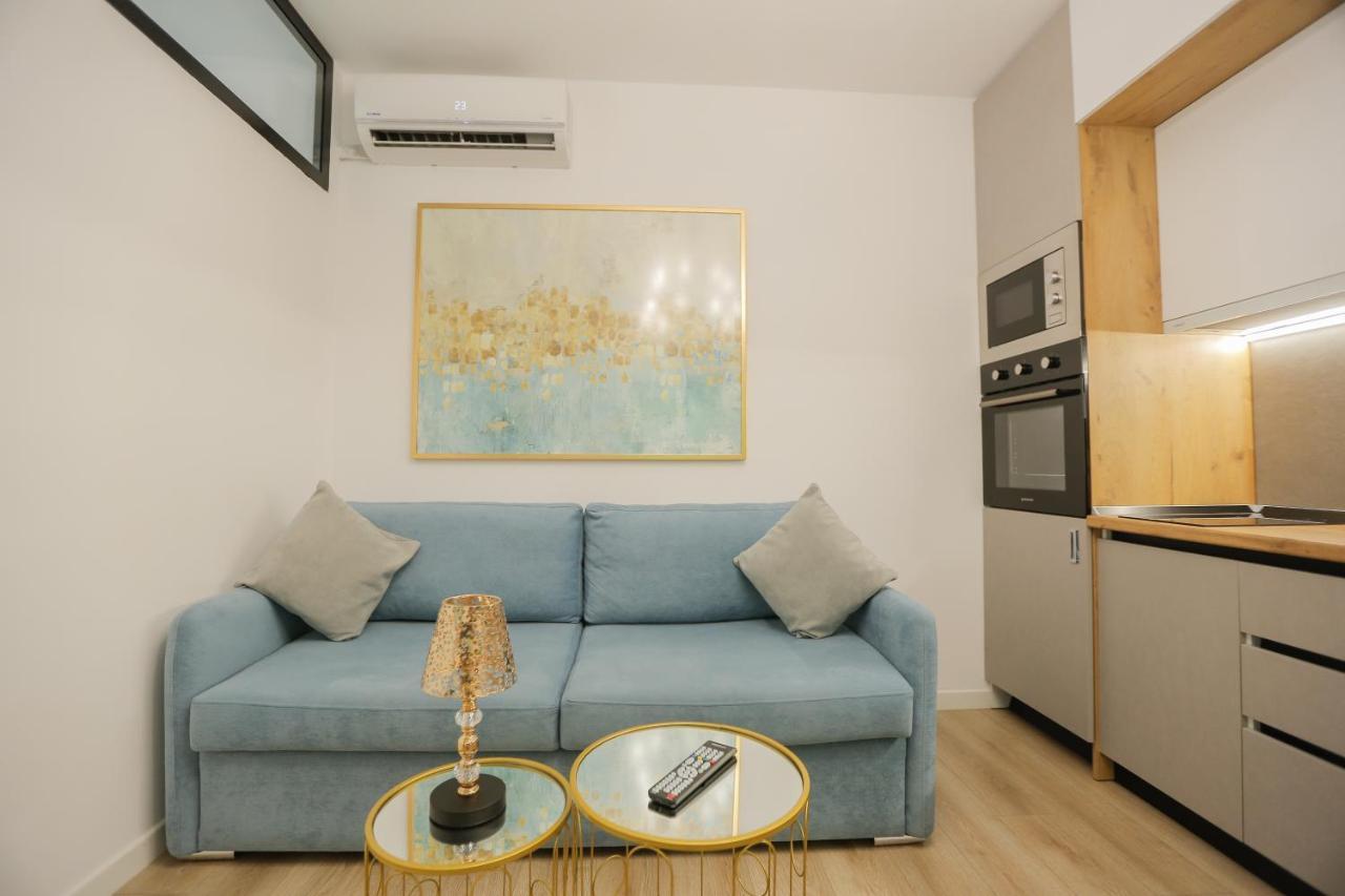 Apartament Miku Apartment-adorable At Bllok Area Tirana