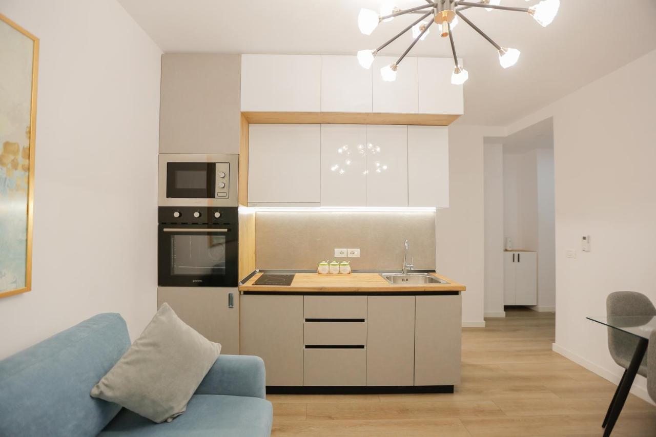 Apartament Miku Apartment-adorable At Bllok Area