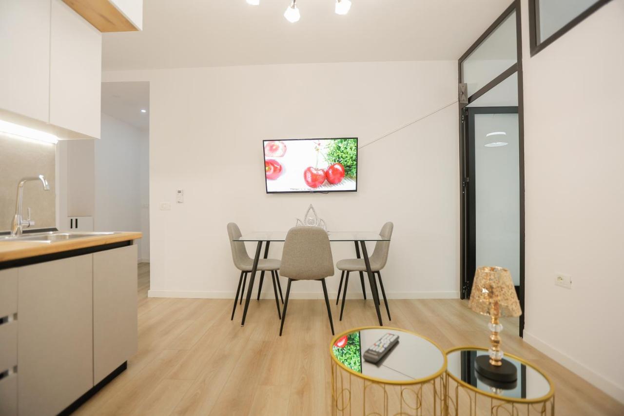 Apartament Miku Apartment-adorable At Bllok Area Tirana